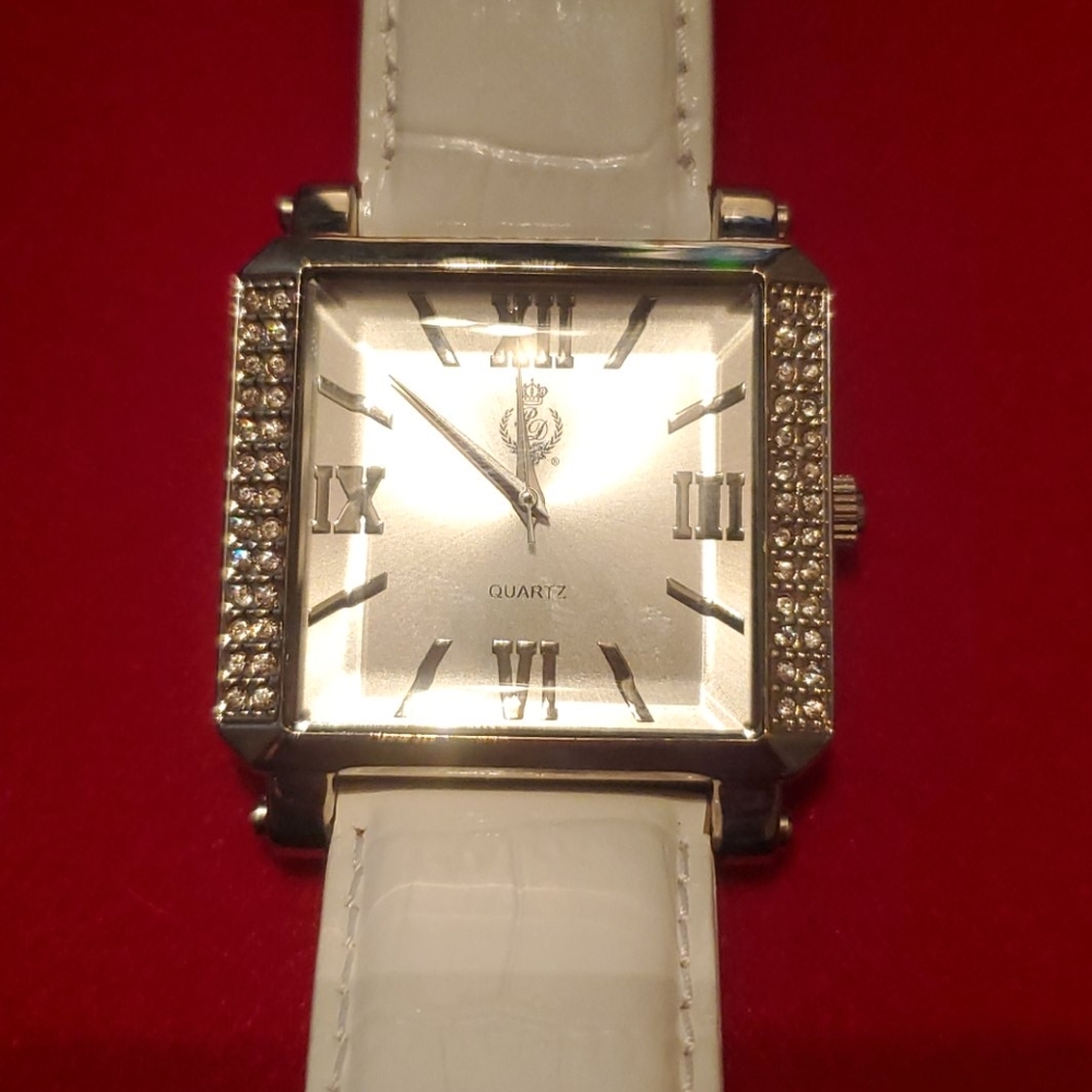Watch - Picture 2 of 5